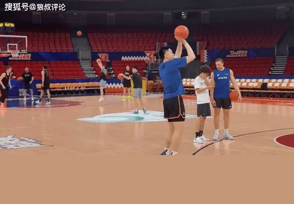 上海记者：洛夫顿正常参加上午踩场训练 白边缺席_赛季_原因_广厦